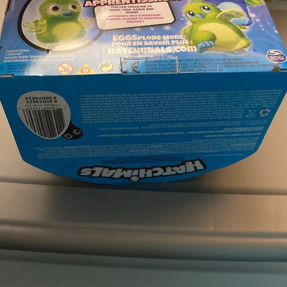 Hatchimals Owlicorn Exclusive Magical Creature [RANDOM Color (Green or Blue ) - Picture 4 of 4